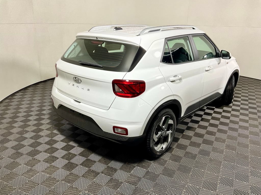 New 2026 Hyundai Venue SEL FWD image 18