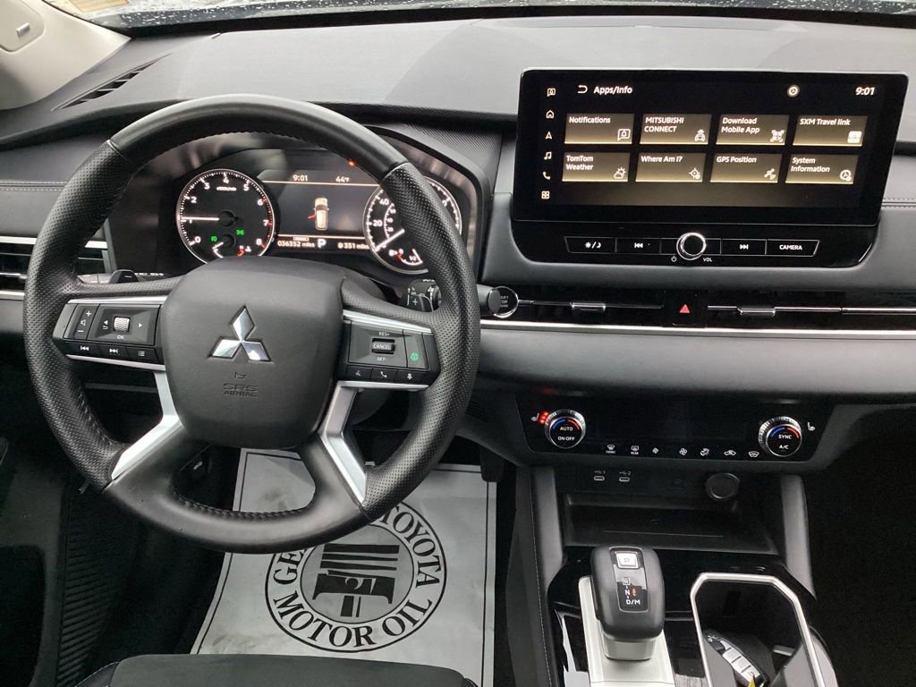 Used 2025 Mitsubishi Outlander AWD image 18