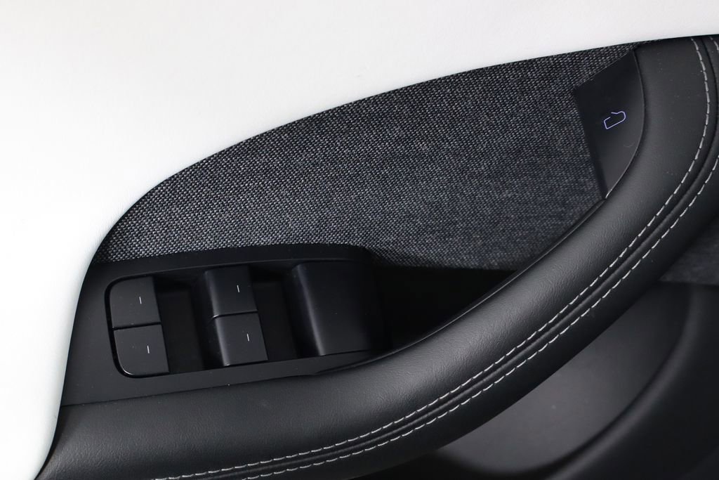 Used 2023 Tesla Model S Standard Range image 19