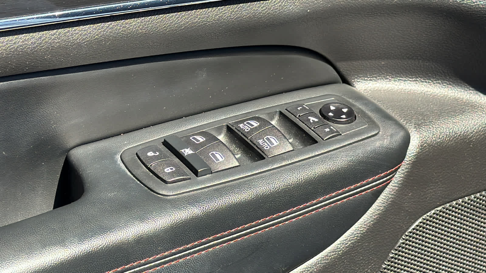 Used 2021 Jeep Grand Cherokee Trailhawk w/ Trailhawk Luxury Group AWD/4WD image 22