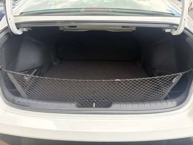 Used 2024 Hyundai Elantra SEL FWD image 18