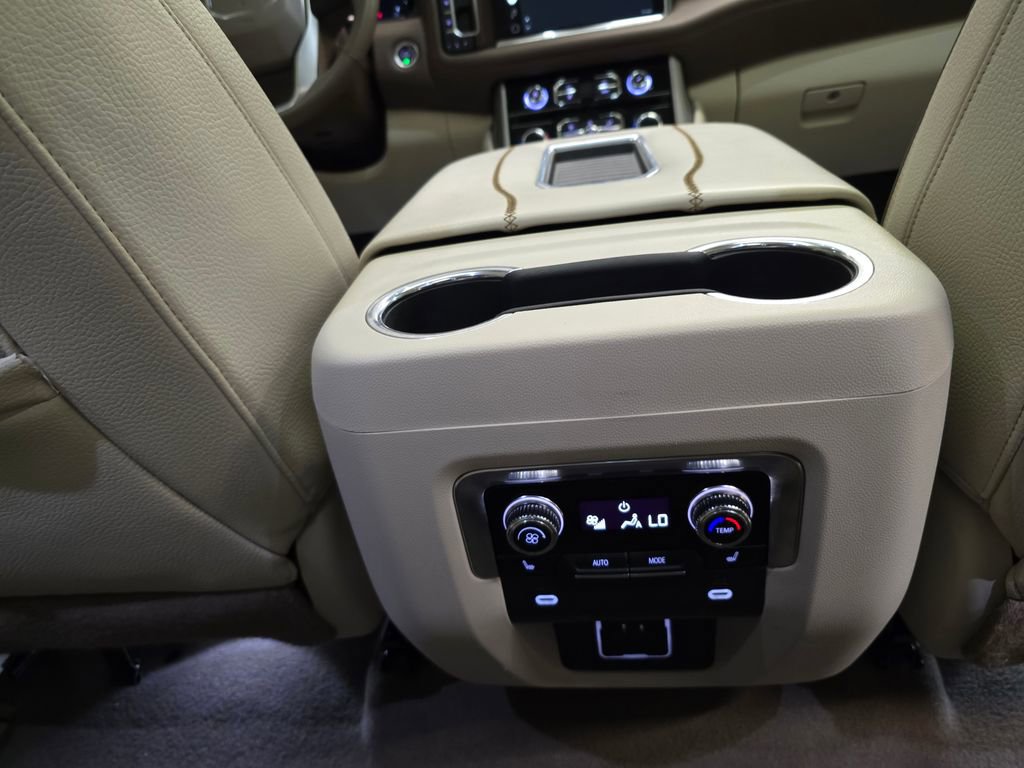 Used 2022 GMC Yukon XL Denali image 38