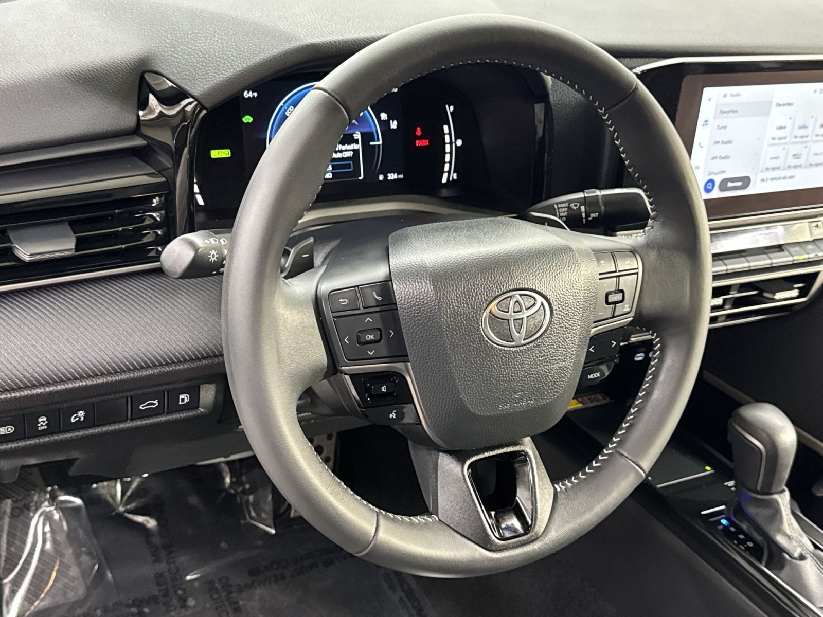 Used 2025 Toyota Camry SE FWD image 28