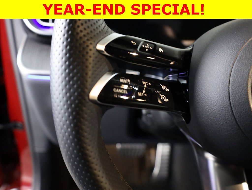 Used 2025 Mercedes-Benz GLC 300 4MATIC image 11