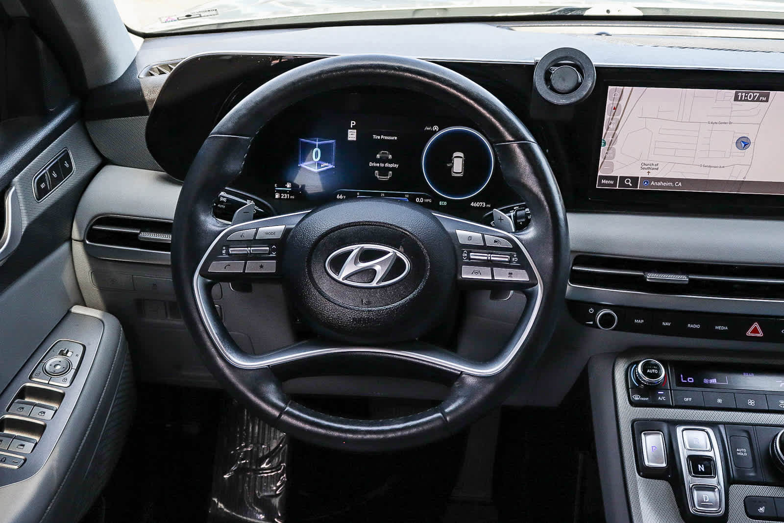 Used 2023 Hyundai Palisade SEL w/ Premium Package FWD image 17