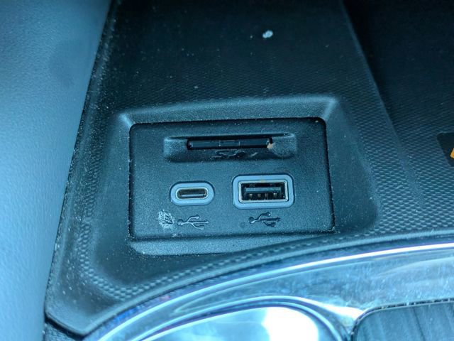 Used 2023 Buick Enclave Essence w/ Experience Buick Package image 31