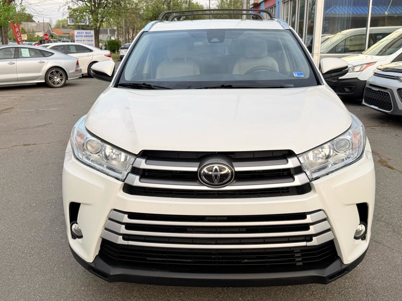 Used 2019 Toyota Highlander XLE AWD/4WD image 10