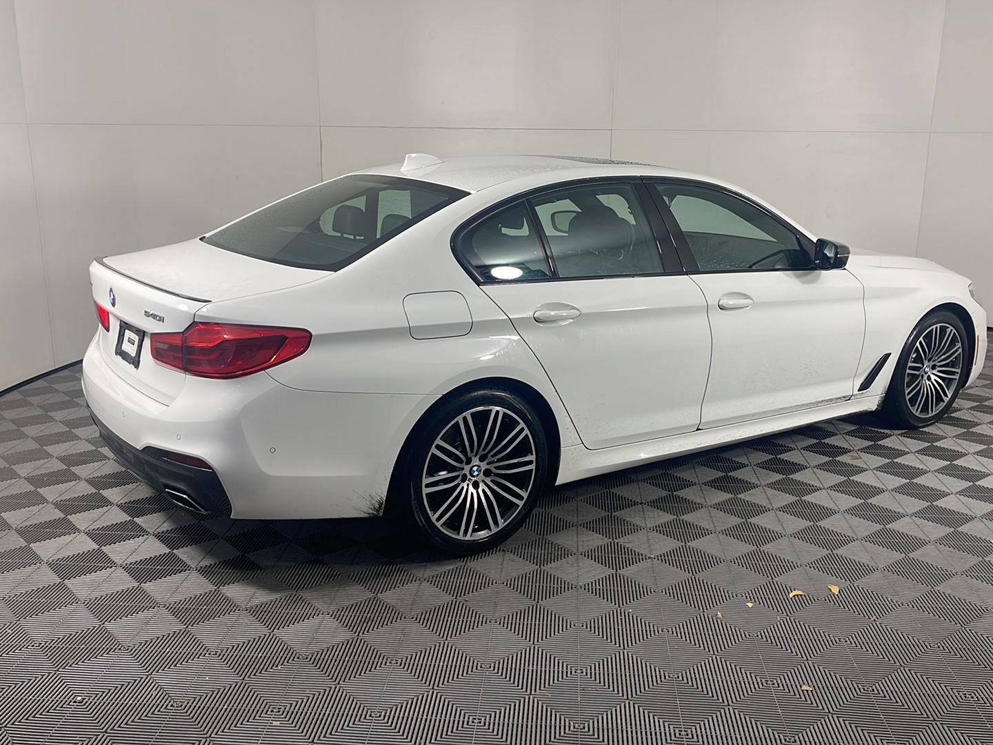 Used 2019 BMW 540i xDrive w/ M Sport Package image 6