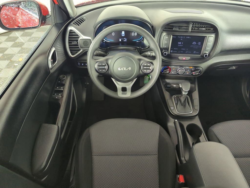Used 2025 Kia Soul LX w/ LX Technology Package image 14