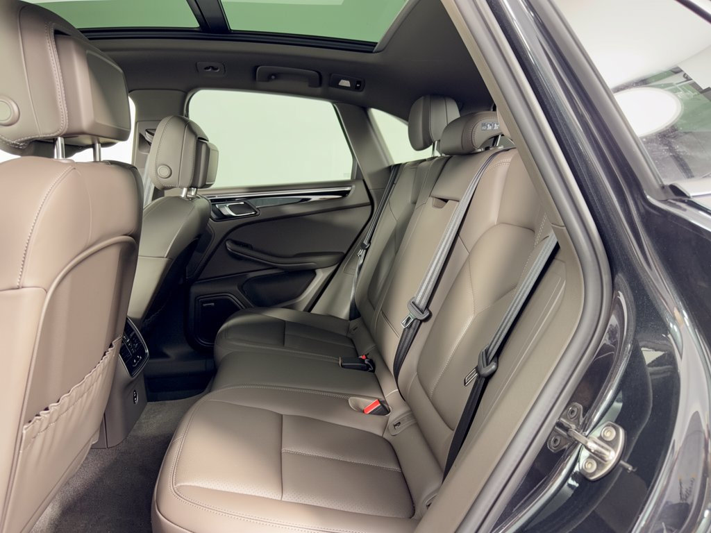 New 2026 Porsche Macan AWD/4WD image 25