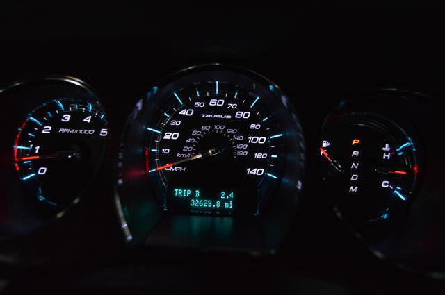 Used 2011 Ford Taurus SEL w/ 201A Rapid Spec Order Code image 18