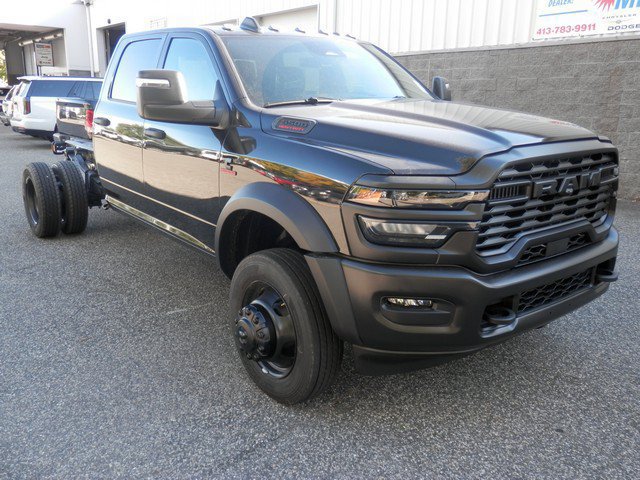 New 2027 RAM 5500 Tradesman AWD/4WD image 2