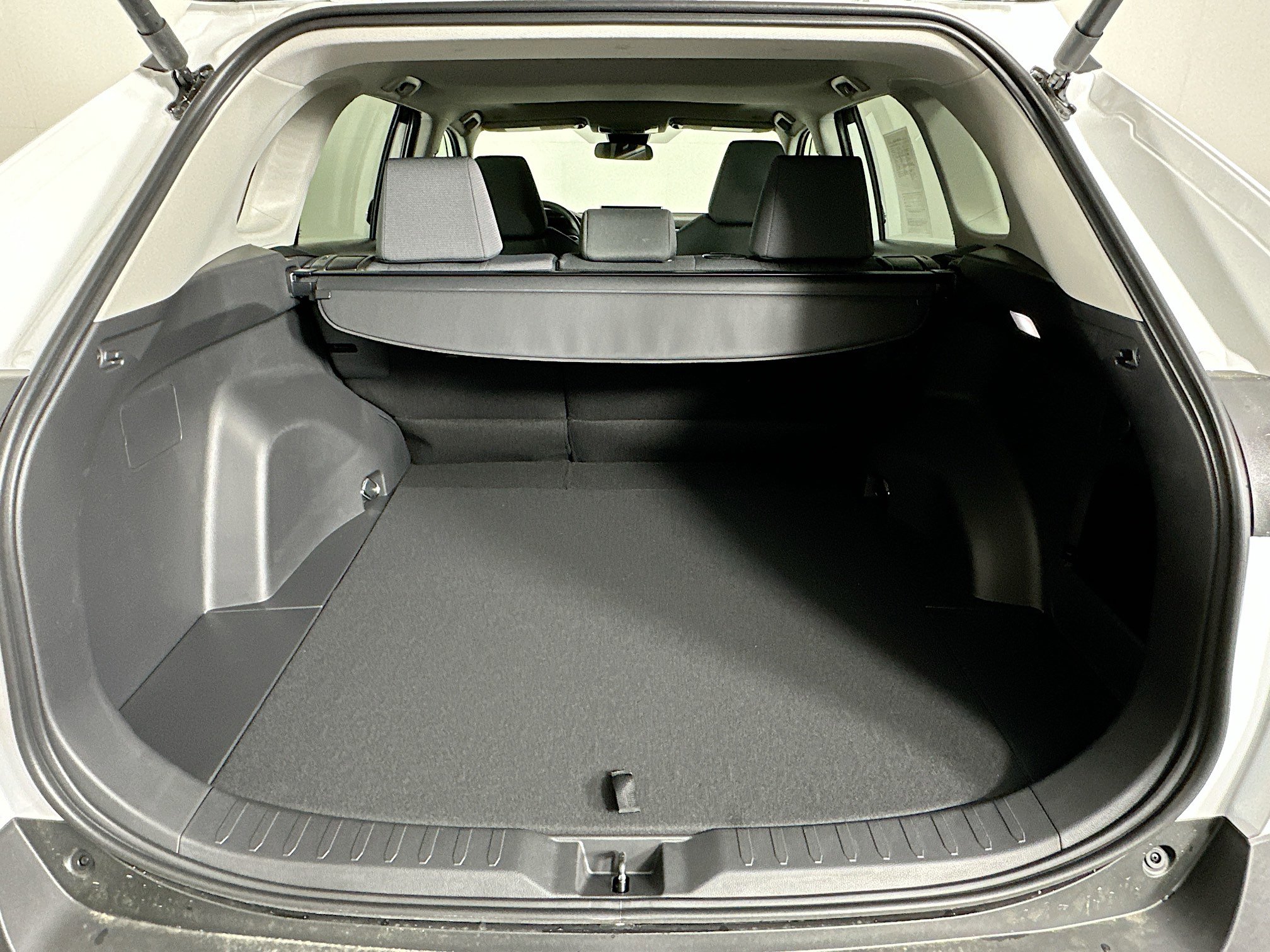 Used 2025 Toyota RAV4 XLE w/ Convenience Package image 30