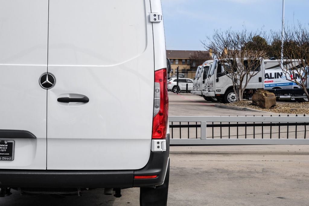 Used 2024 Mercedes-Benz Sprinter 2500 image 39