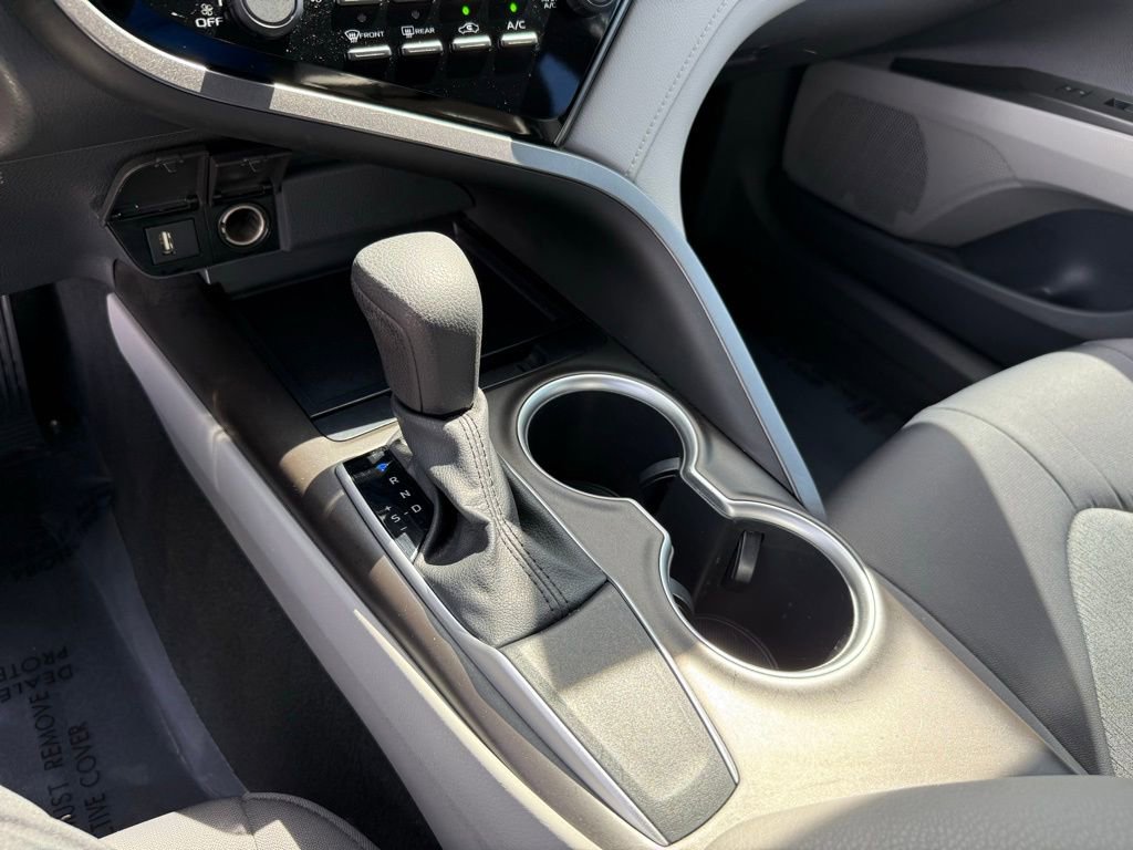 Used 2021 Toyota Camry LE image 29