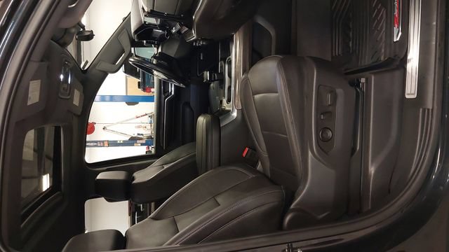 Used 2023 Chevrolet Silverado 1500 LTZ w/ LTZ Premium Package AWD/4WD image 36