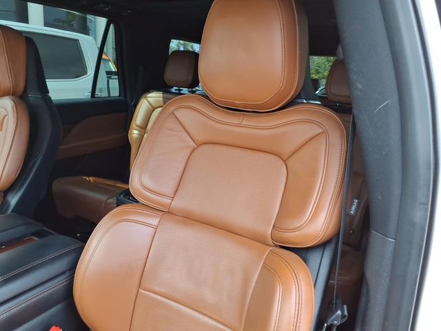 Used 2019 Lincoln Navigator L Reserve AWD/4WD image 16