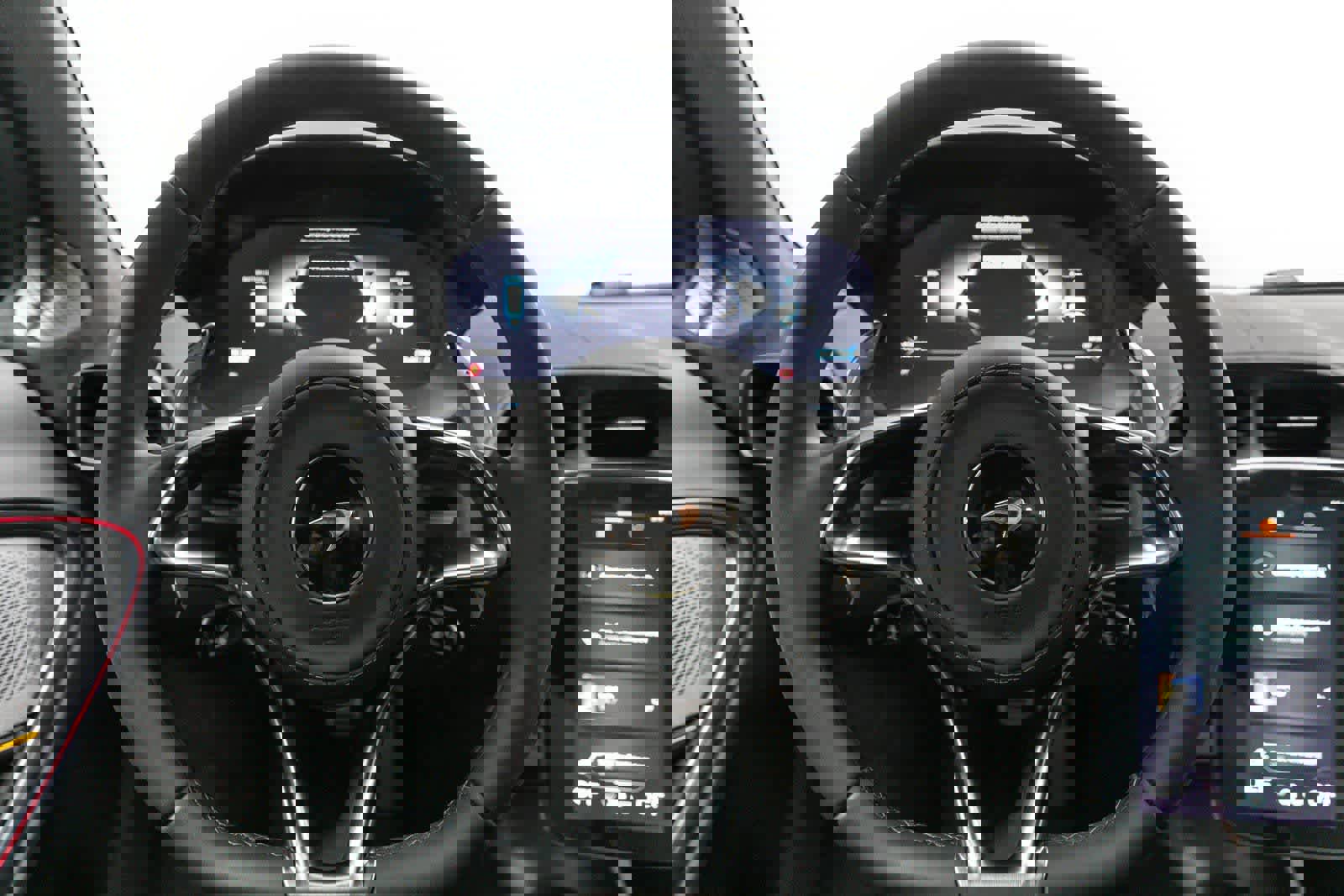 Used 2023 McLaren Artura image 11