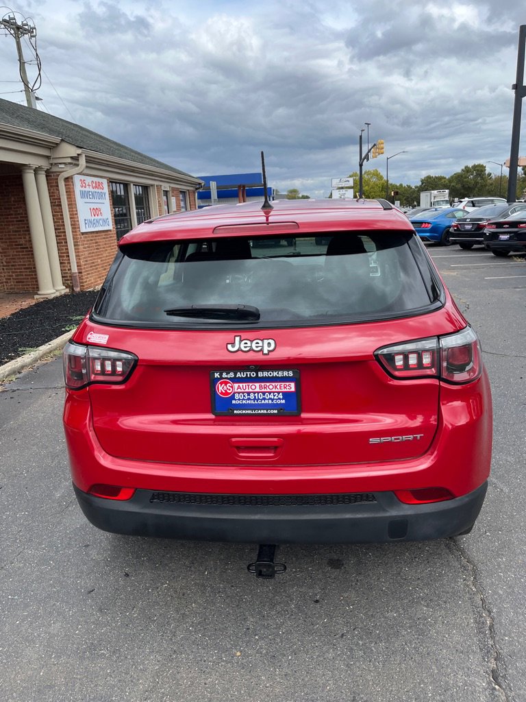 Used 2018 Jeep Compass Sport image 4