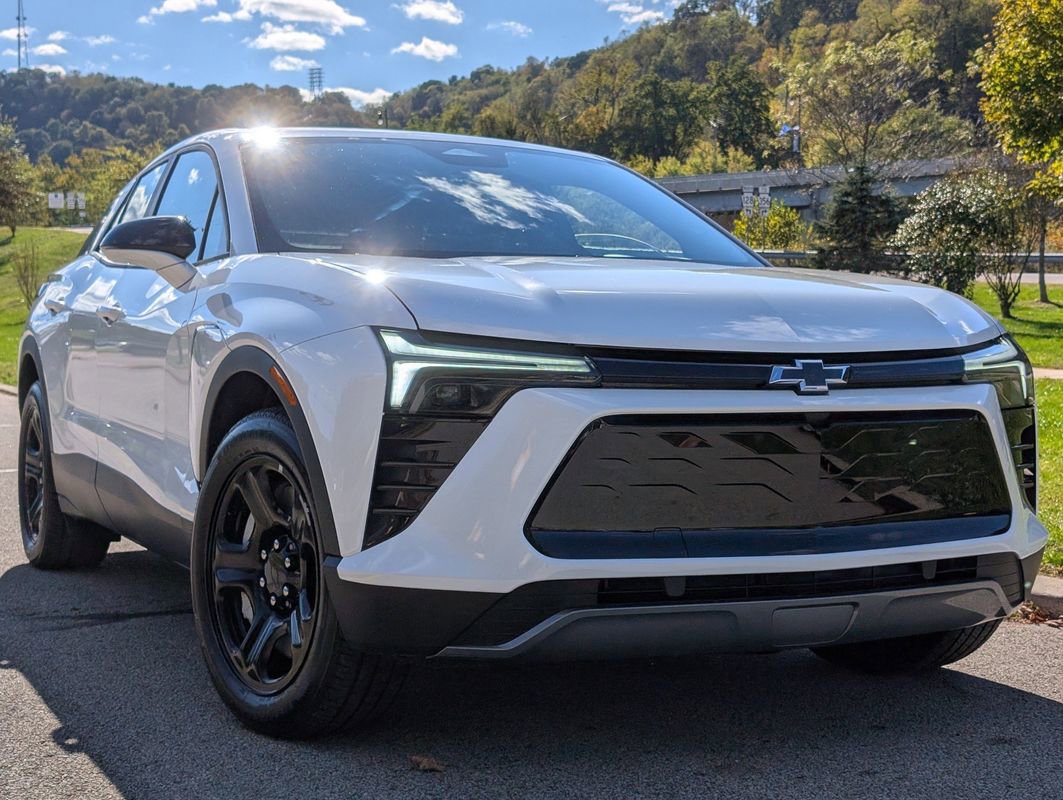 Used 2025 Chevrolet Blazer EV AWD Police image 5