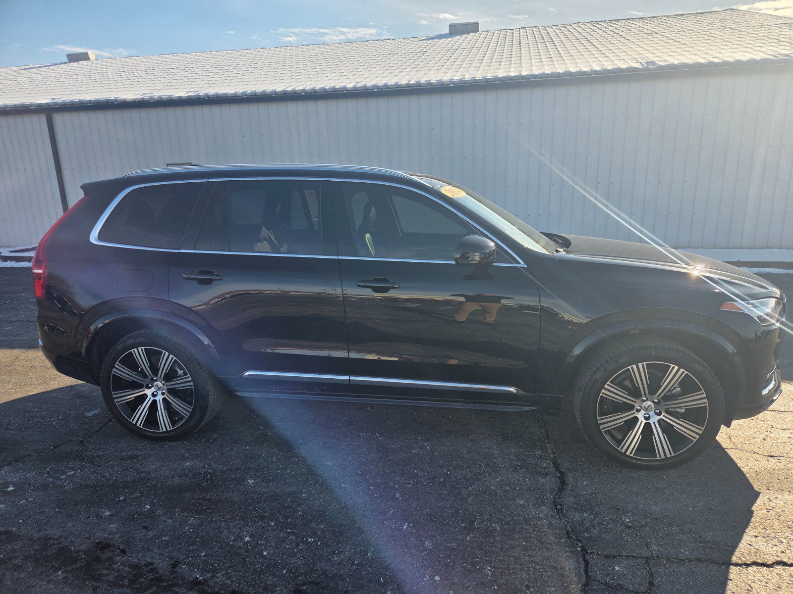 Used 2024 Volvo XC90 B6 Ultimate w/ Protection Package Premier image 2