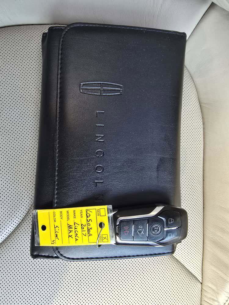 Used 2017 Lincoln MKX Reserve w/ Lincoln MKX Climate Package image 17