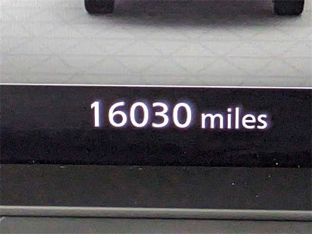 Used 2025 Nissan Pathfinder Platinum w/ Cargo Package image 33