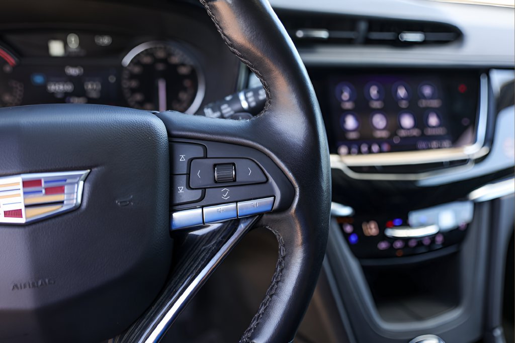 Certified 2025 Cadillac XT6 Premium Luxury FWD image 13