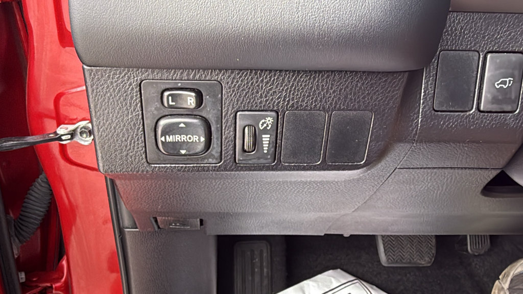 Used 2016 Toyota RAV4 XLE FWD image 35