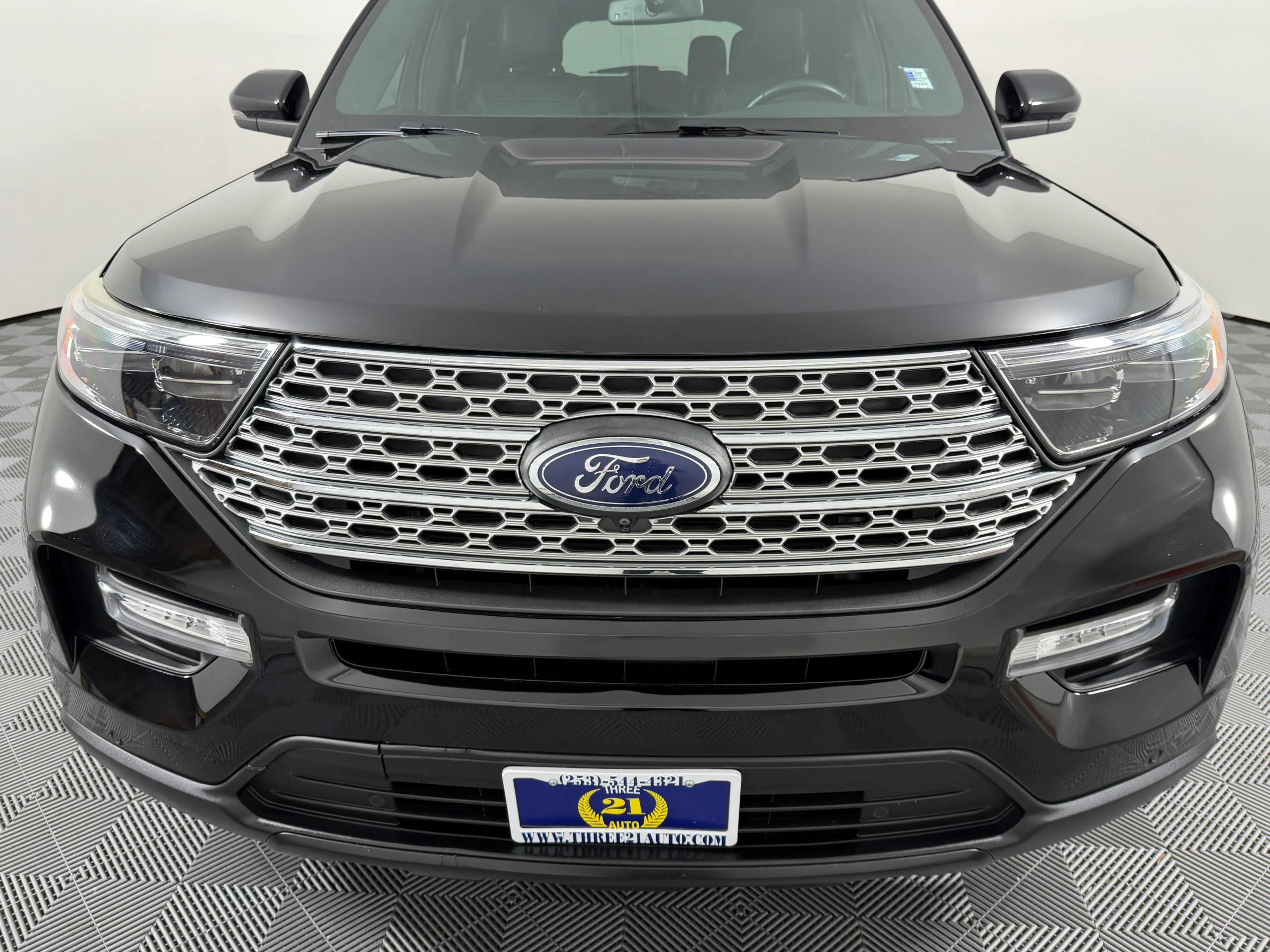 Used 2020 Ford Explorer Limited w/ Class III Trailer Tow Package AWD/4WD image 3