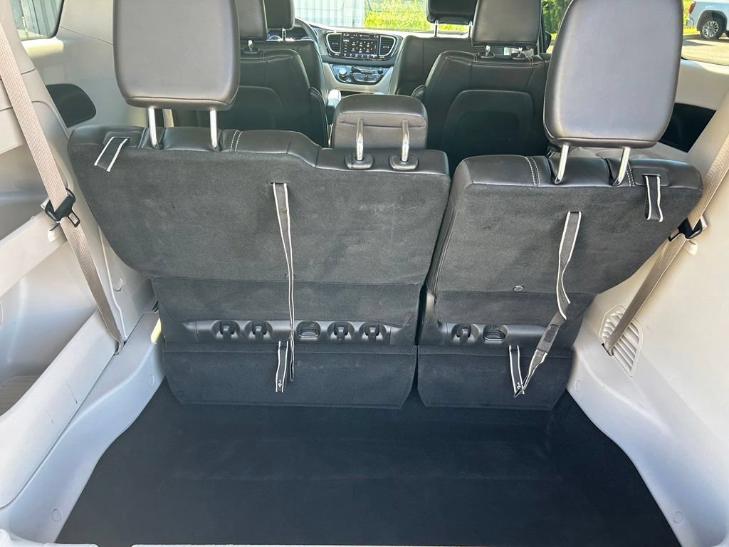 Used 2023 Chrysler Pacifica Touring-L FWD image 48