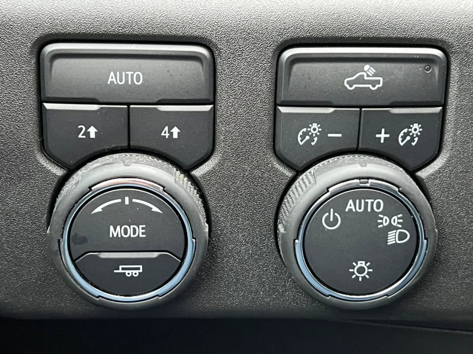 Used 2024 Chevrolet Silverado 1500 LT image 18