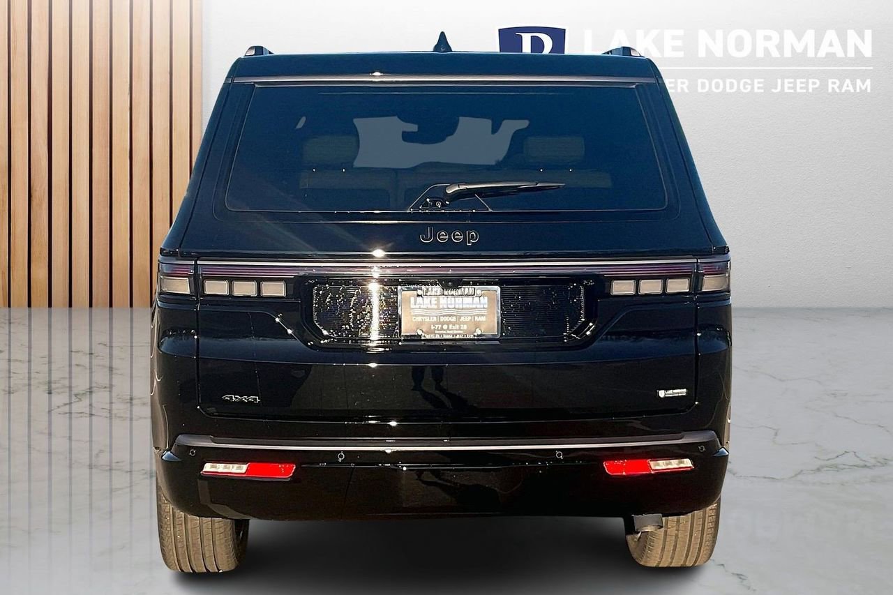 New 2026 Jeep Grand Wagoneer Summit w/ Premium Group III image 8