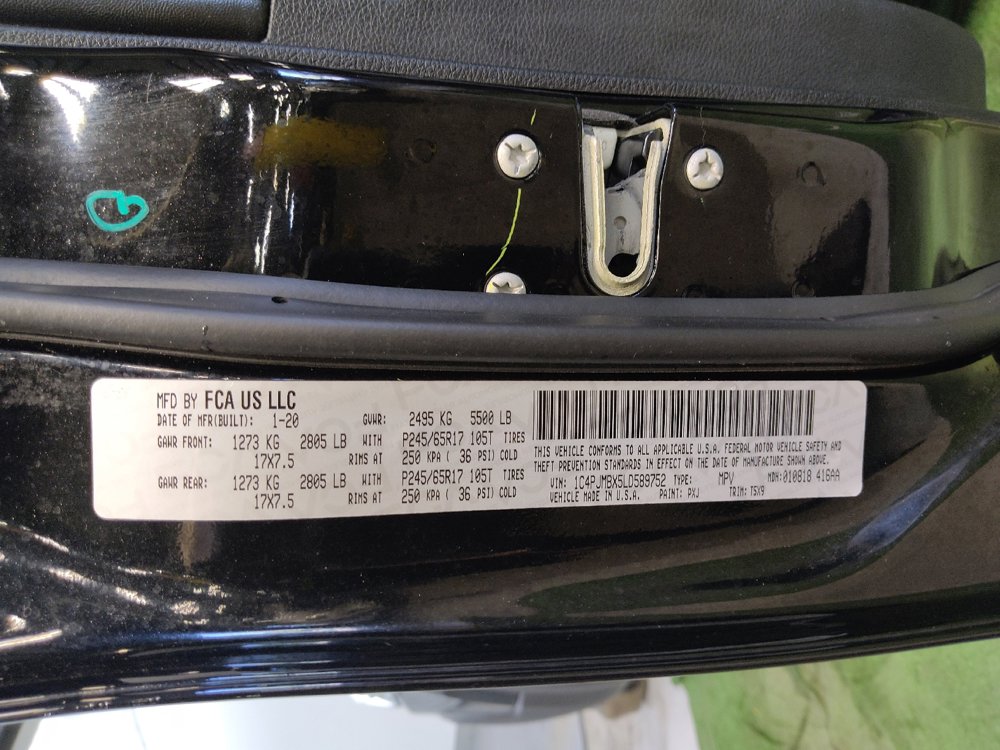 Used 2020 Jeep Cherokee Trailhawk w/ Cold Weather Group image 33