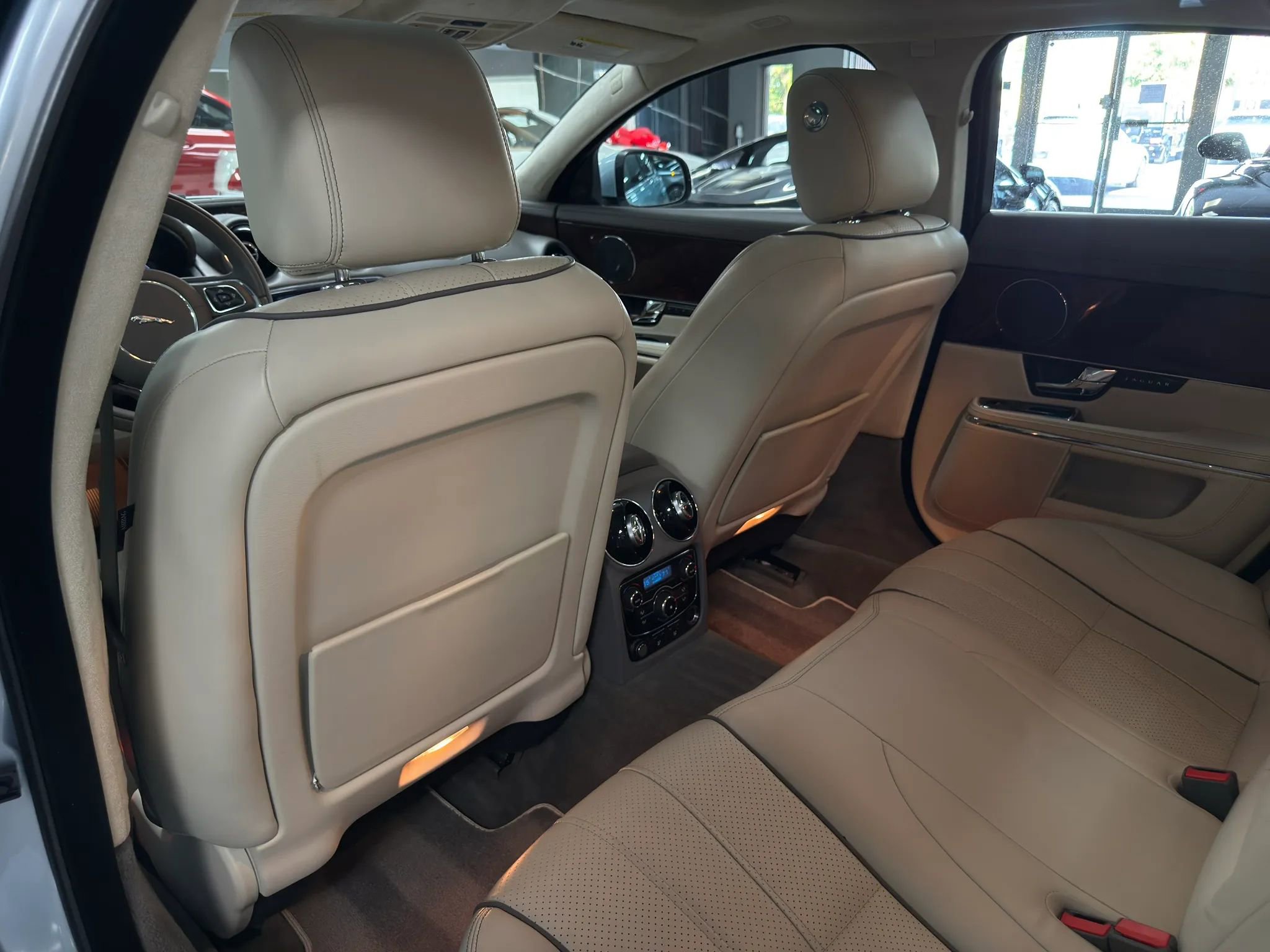 Used 2012 Jaguar XJ image 13