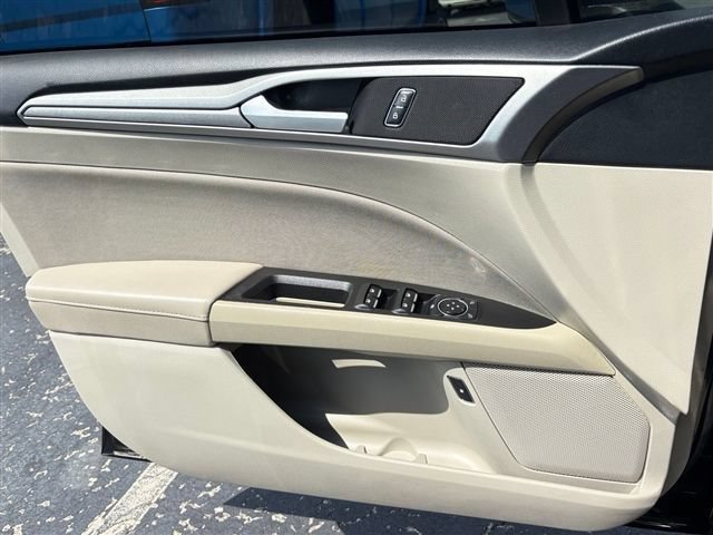 Certified 2020 Ford Fusion SE FWD image 14