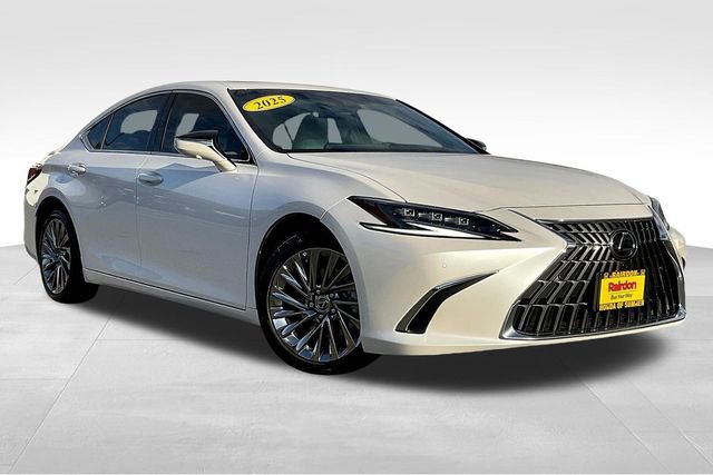 Used 2025 Lexus ES 300h w/ Luxury Package