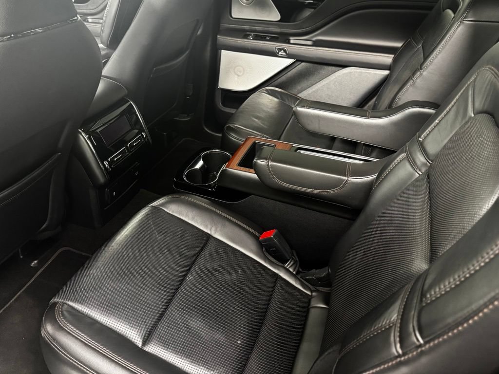 Used 2021 Lincoln Aviator Reserve w/ Equipment Group 210A AWD/4WD image 15