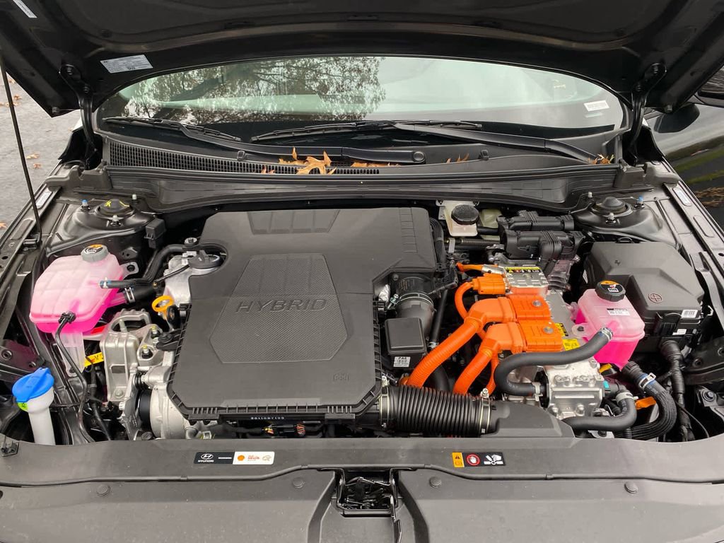 New 2025 Hyundai Elantra SEL image 14