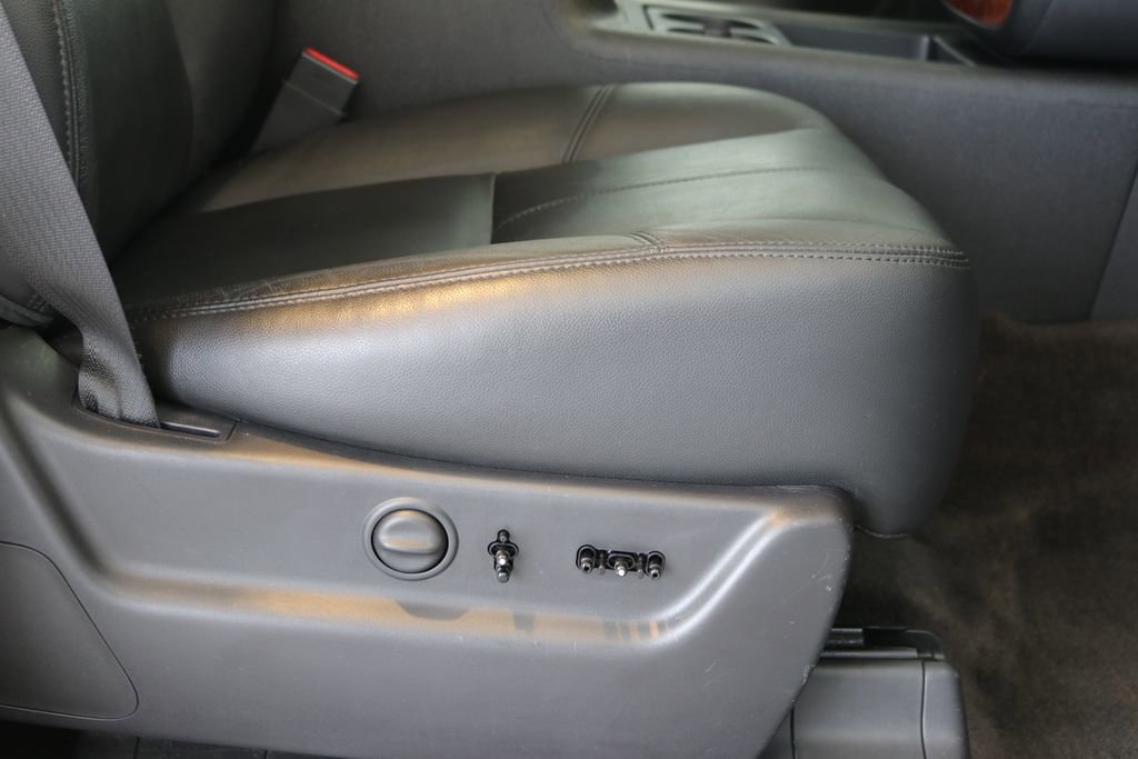 Used 2014 Chevrolet Tahoe LT w/ Luxury Package image 35