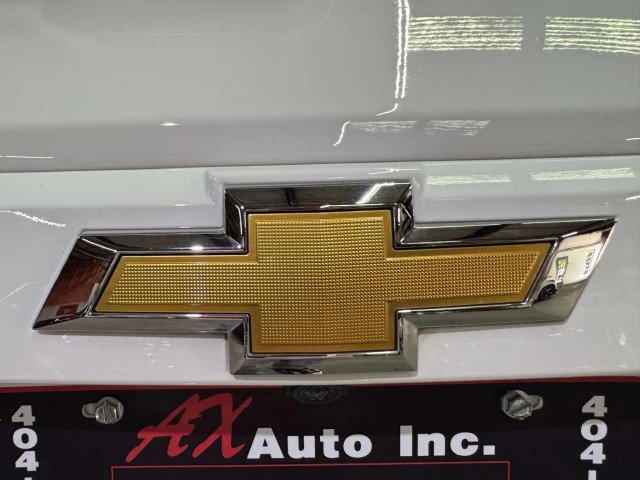 Used 2020 Chevrolet Trax LT w/ LT Convenience Package image 12