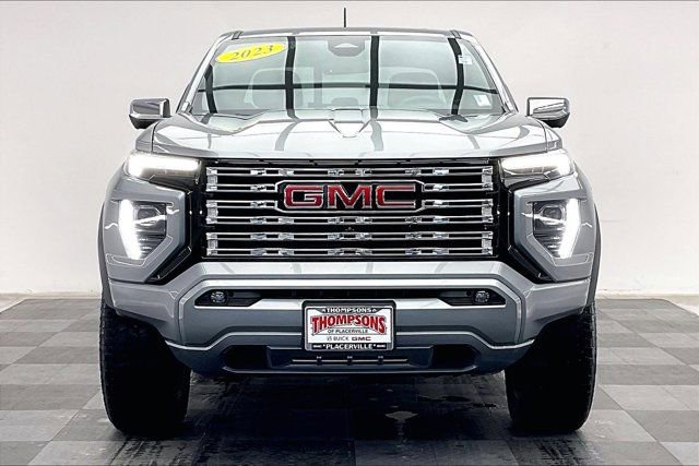 Used 2023 GMC Canyon Denali image 2