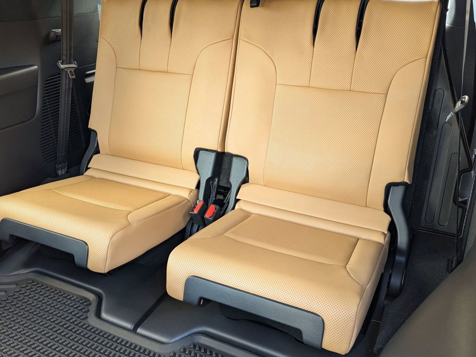 New 2025 Lexus LX 600 4WD w/ Luxury Package image 24