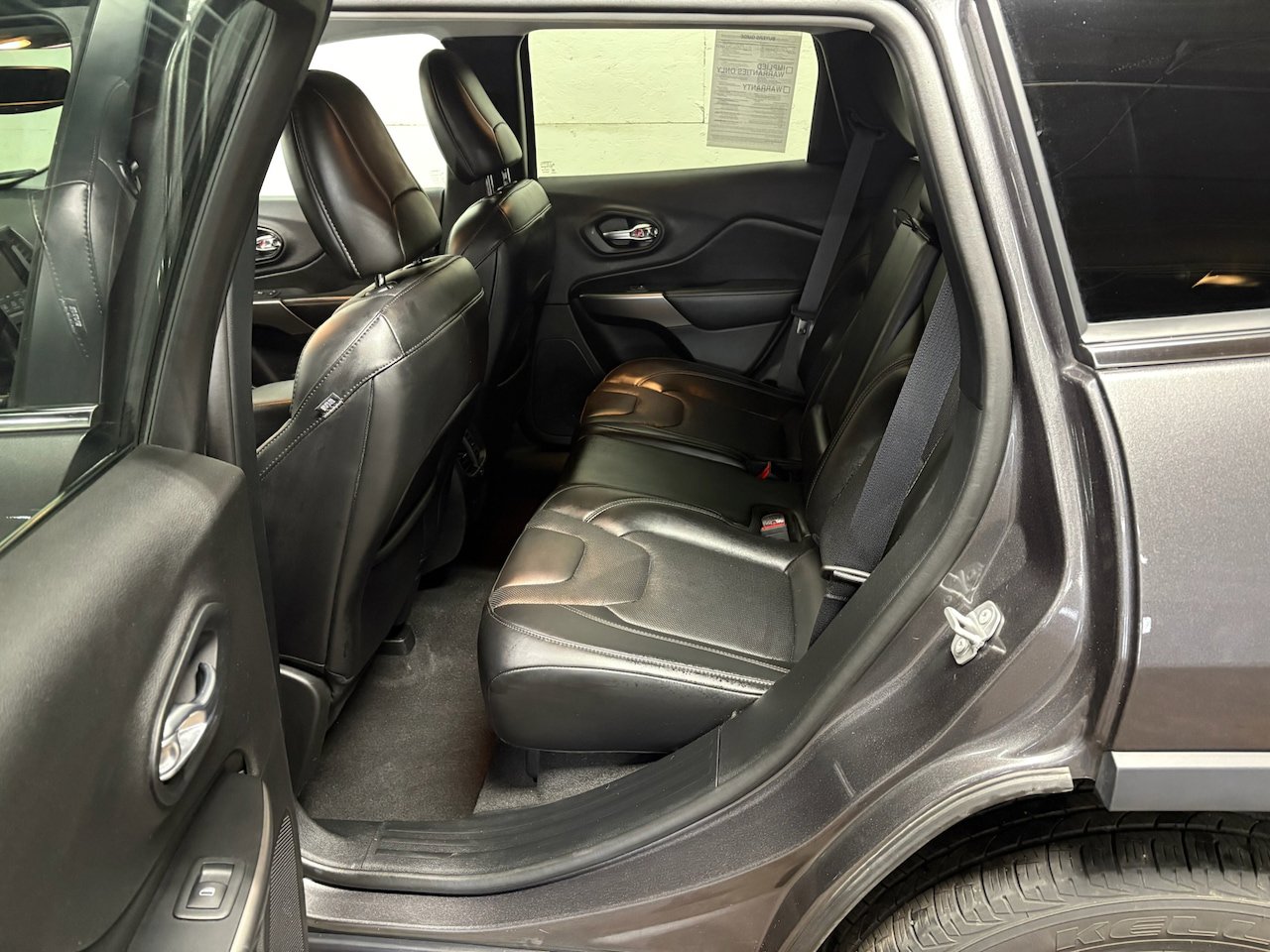 Used 2021 Jeep Cherokee Limited AWD/4WD image 11