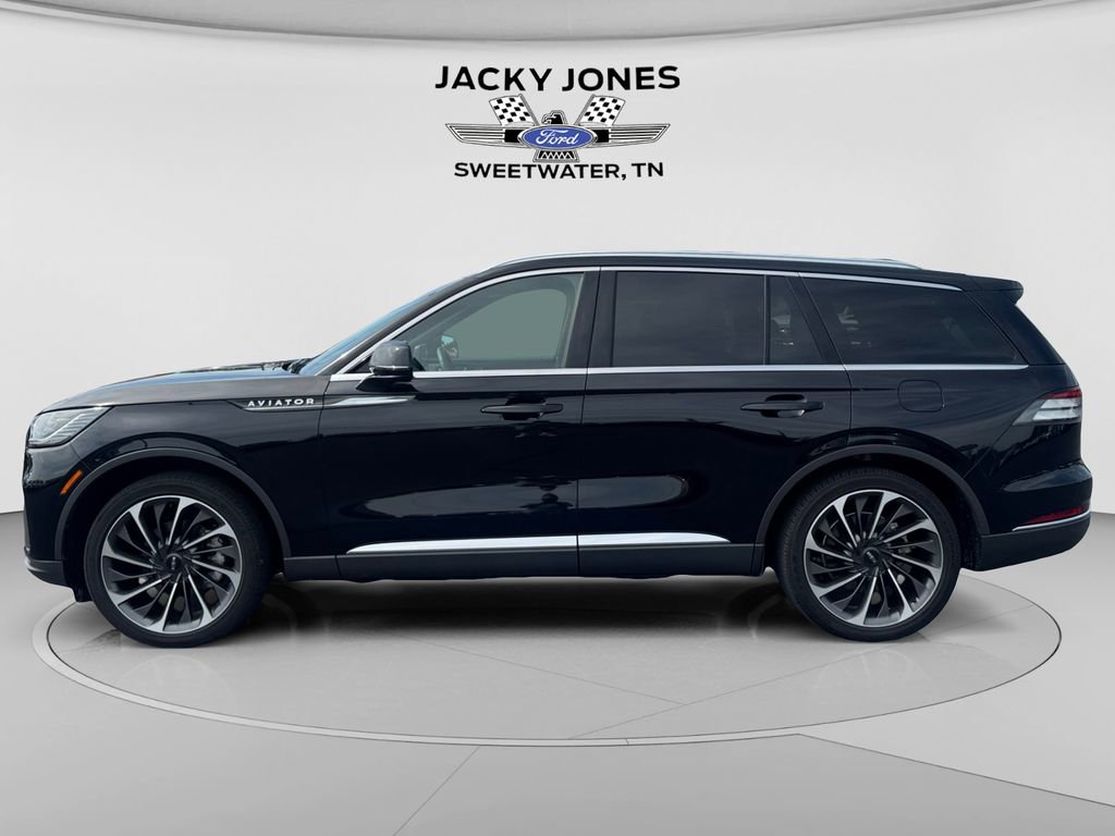 Used 2025 Lincoln Aviator Reserve w/ Equipment Group 201A AWD/4WD image 2