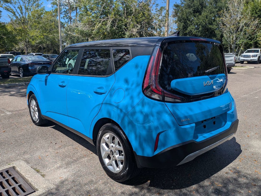 Used 2023 Kia Soul S FWD image 5