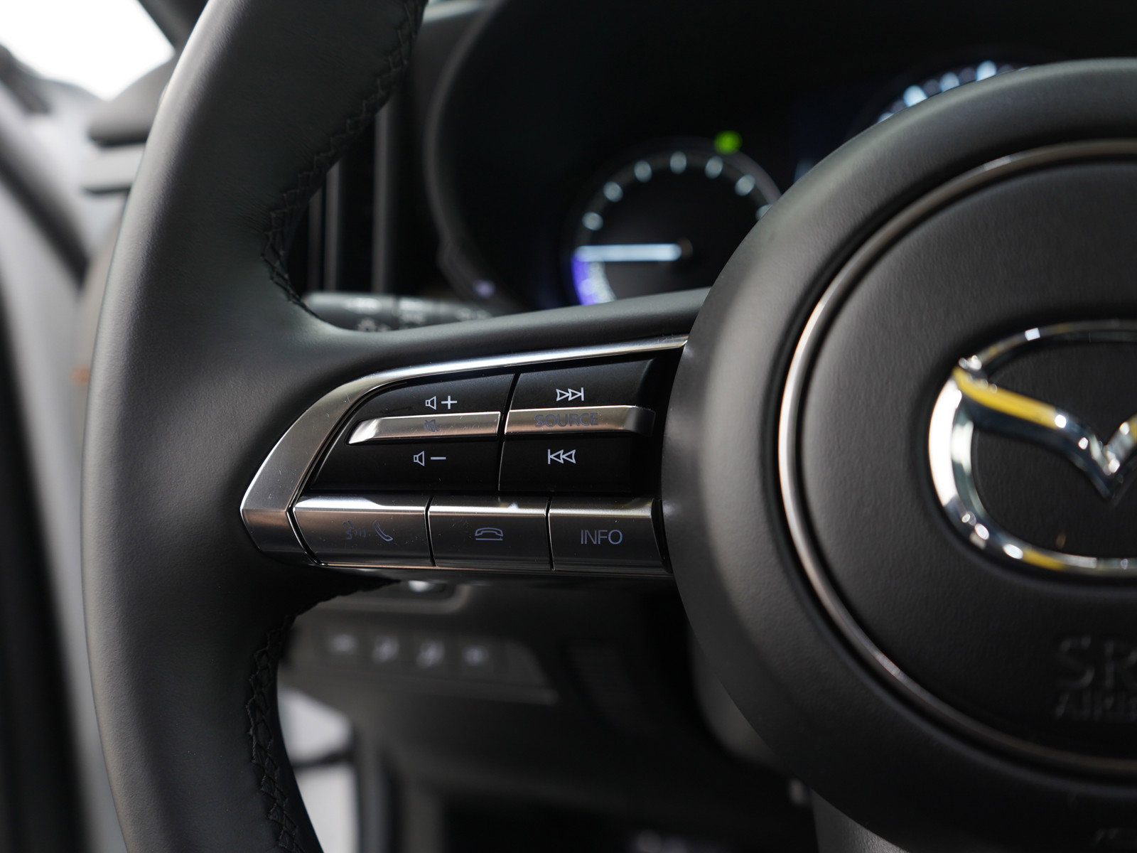 Used 2025 MAZDA CX-50 2.5 Hybrid w/ Premium Plus Pkg image 28