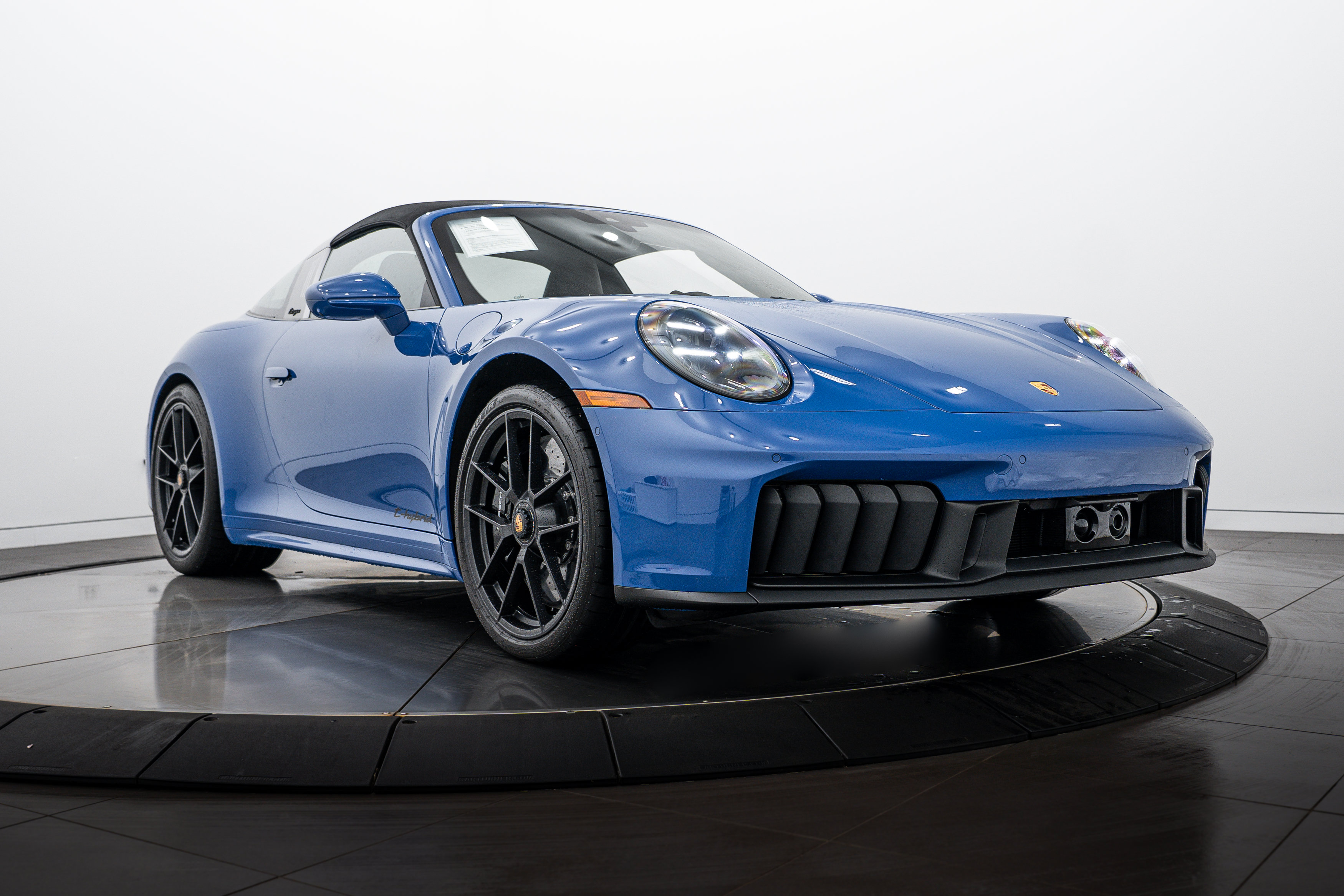 Certified 2025 Porsche 911 Targa 4 GTS AWD/4WD image 29