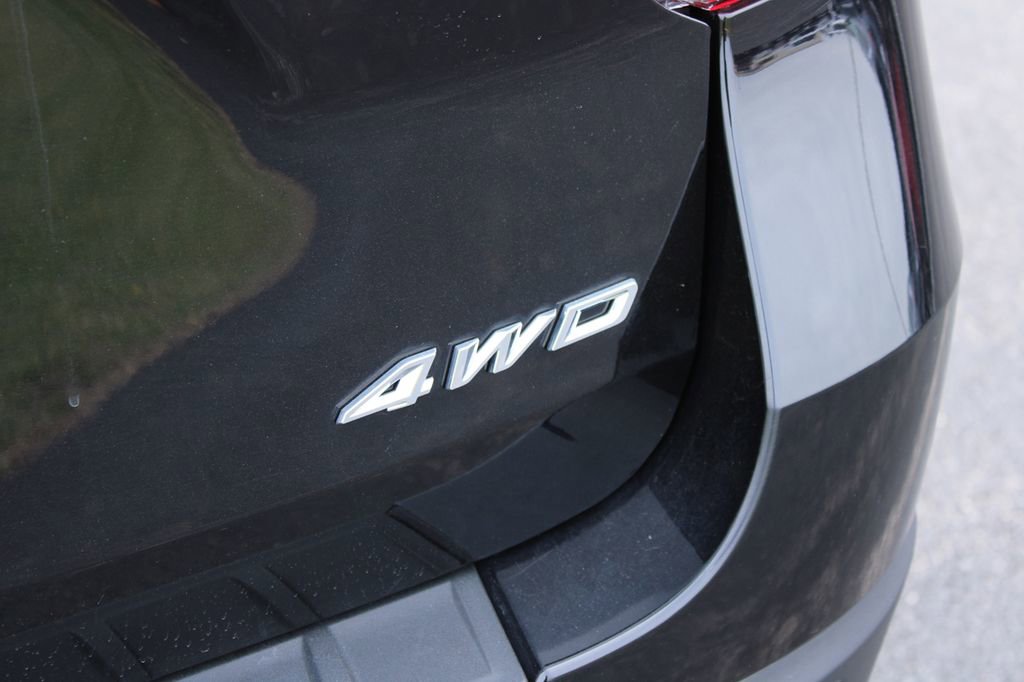 Used 2024 Ford Explorer XLT w/ Equipment Group 202A image 10