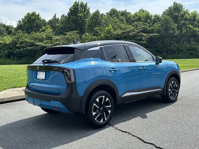 Certified 2025 Nissan Kicks SR FWD image 3